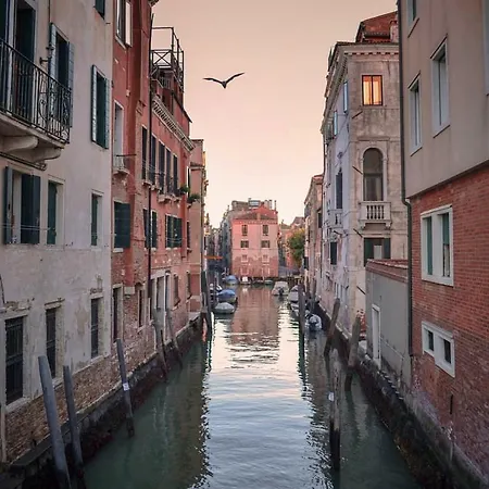 Canal Dream Cosy With Canal View Hébergement de vacances *